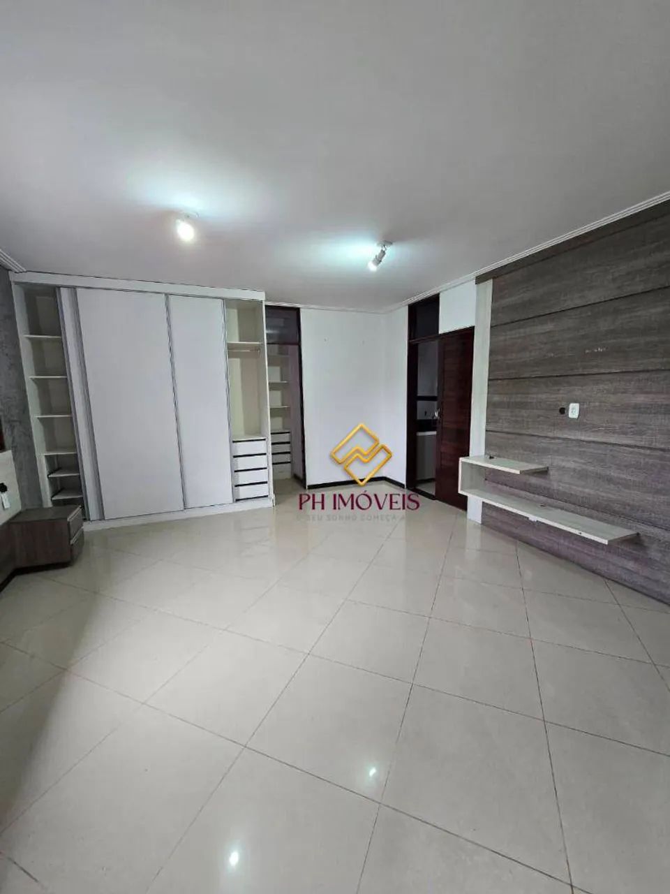 Casa Duplex com Ampla Área Externa e 5 dormitórios - 480m² - Foto 5