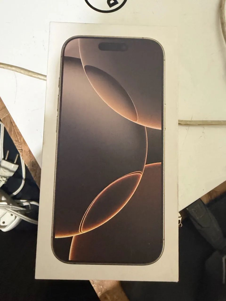 Caixa iPhone 16 pro 