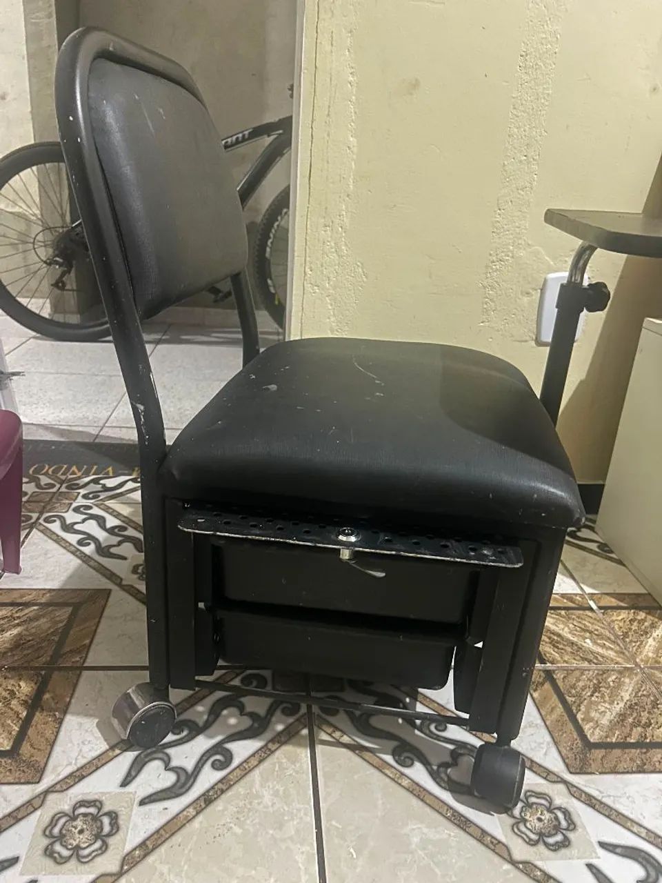 Cadeira p/ salão e esmalteria - Foto 4