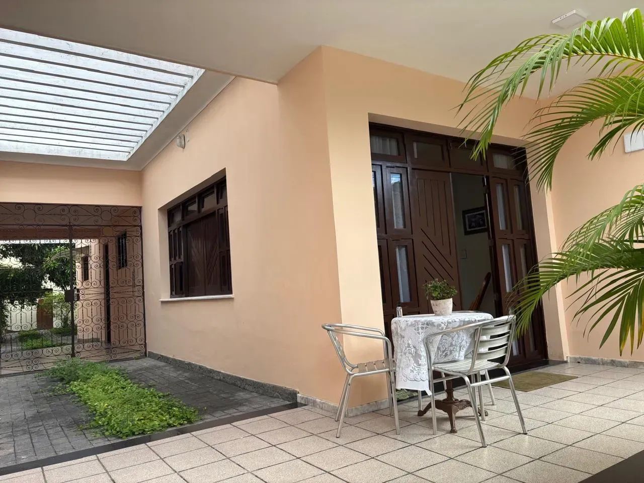 Casa para comercio na Av Pedro Calazans 390m2 - Foto 5