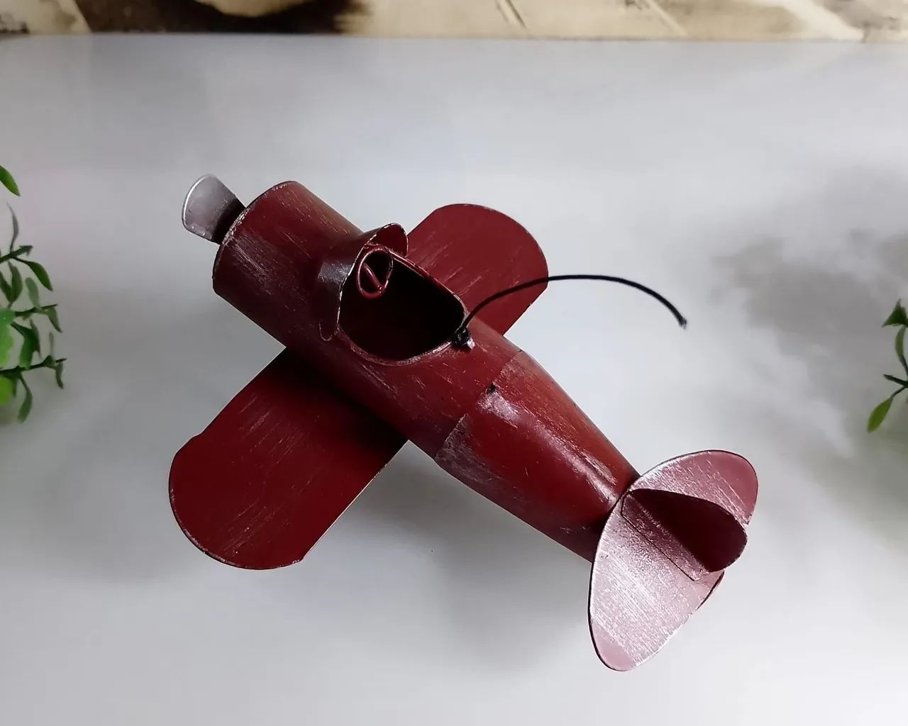 Miniatura Vintage de Avião em lata. - Foto 5