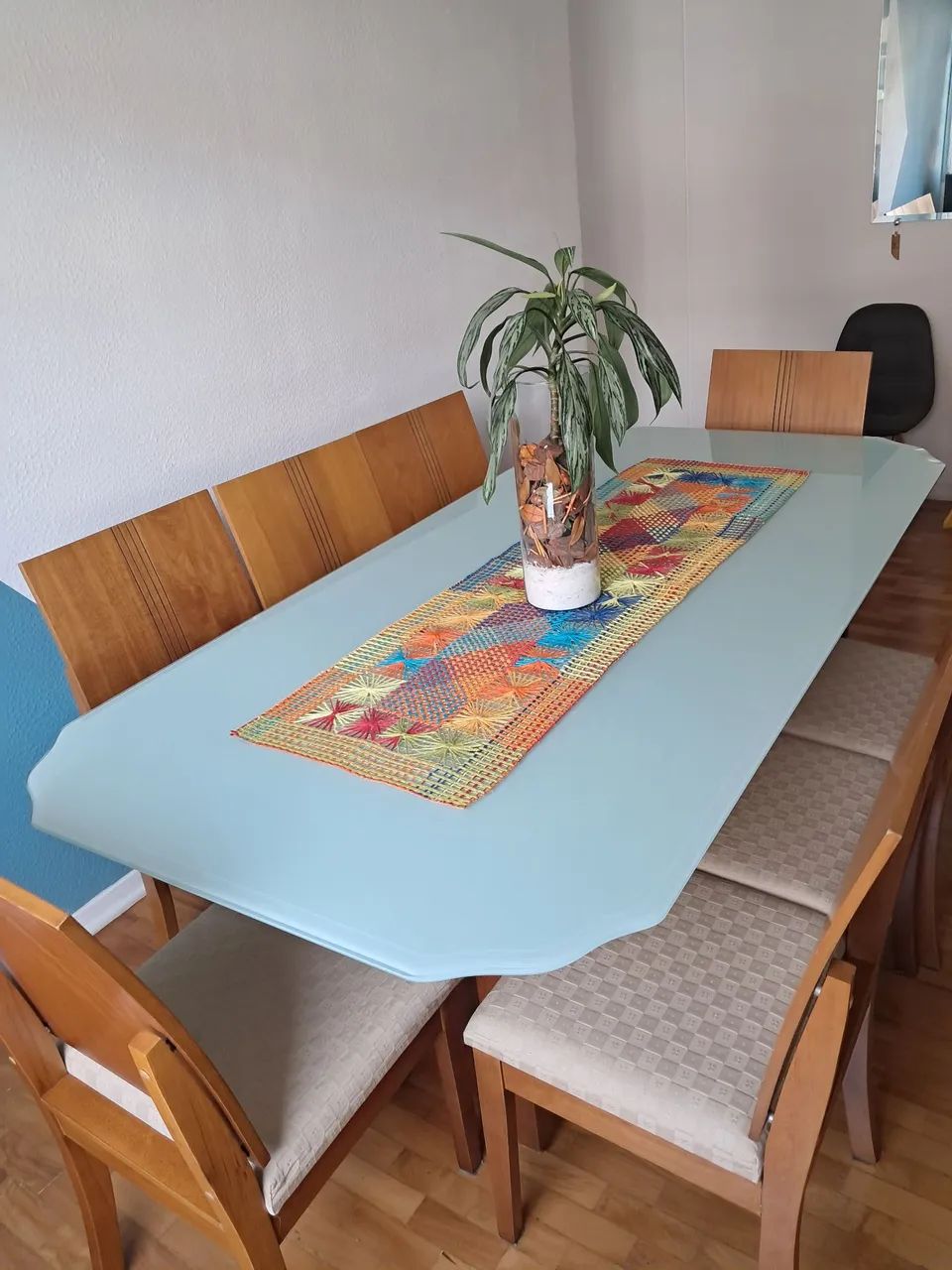 Mesa de jantar com 8 cadeiras, vidro bisotê temperado 8mm,  medindo 2x1 - Foto 3