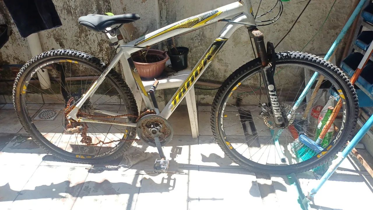 Bicicleta Aro 29 parada - Foto 4
