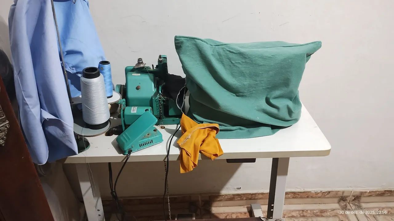 Máquina de costura  - Foto 2