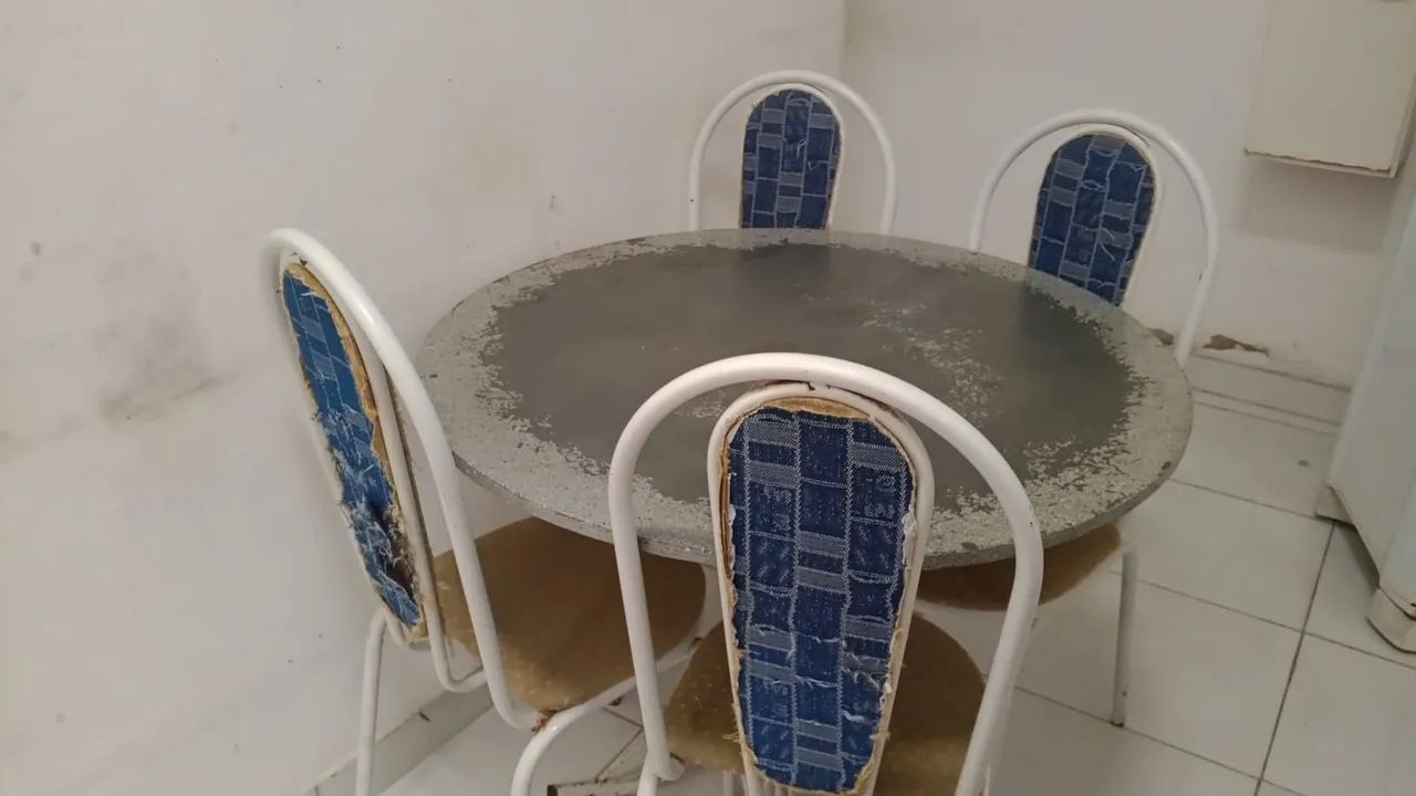 Mesa 4 cadeiras  - Foto 3