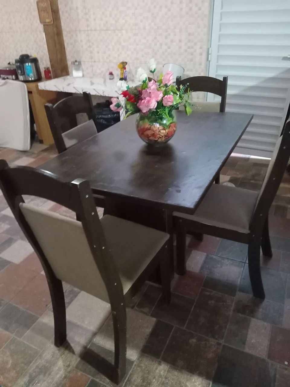 Mesa com 4 cadeiras  - Foto 3
