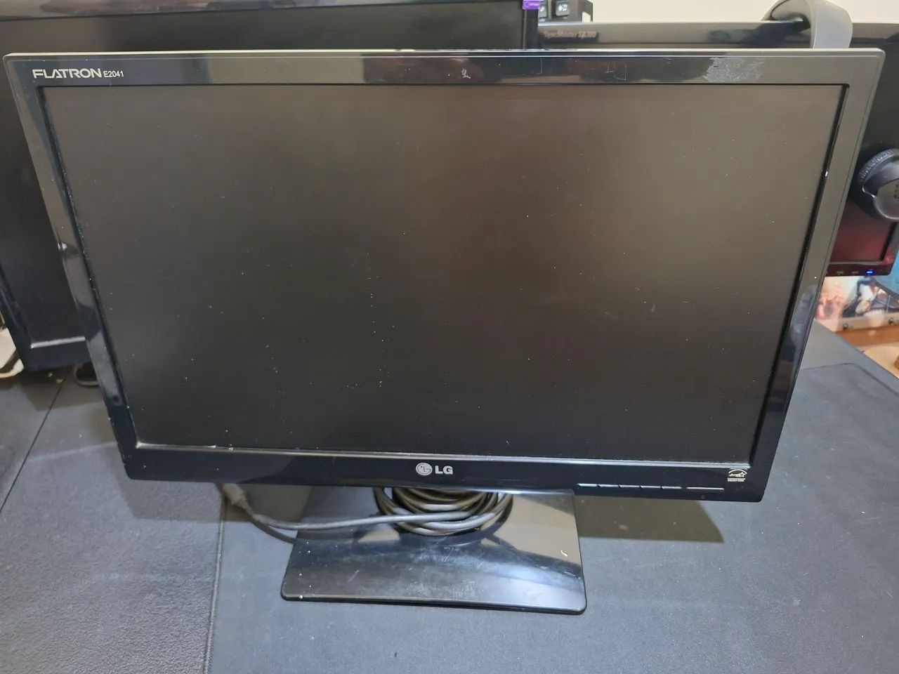 Monitor LG E2041 20 polegadas LED + Cabos