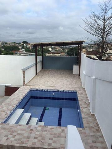 Otima Casa de Frente 3 Quartos Piscina Churrasqueira Quintal - Foto 2