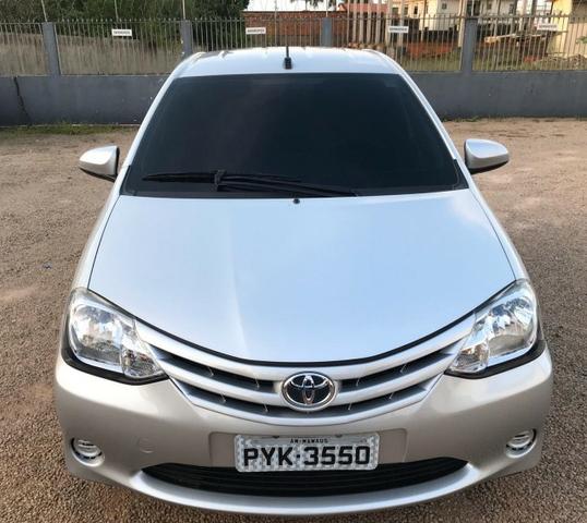 Etios Hatch X 1.3 Completo Super Conservado - Foto 9