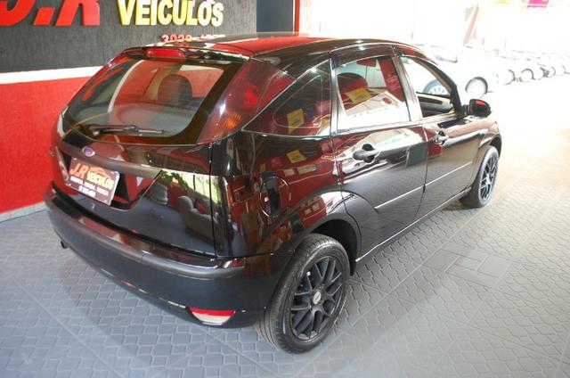 Focus 1.6 2006! Completo! Jogos de roda TSW! R$ 16.800,00 - Foto 2