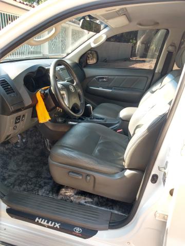 Hilux SRV automática 2014 - Foto 19
