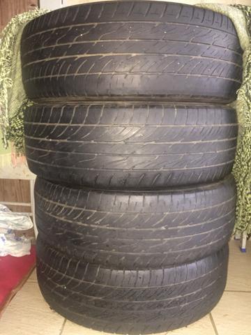 Vendo 1 par de pneus Toyo versado 235/60R18 - Foto 4
