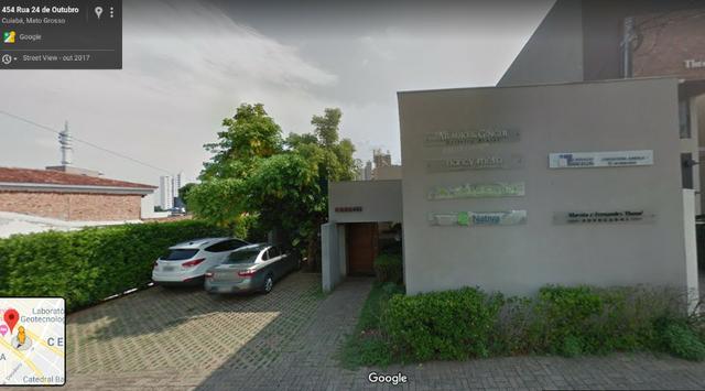 Galeria decorada - com 9 salas comerciais - em atividade com sala alugadas