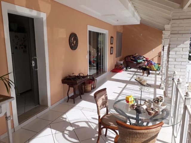 Maravilhosa mansão no Pinheirinho com 5 suítes - Piscina e Área Gourmet - 602m2 - Foto 5