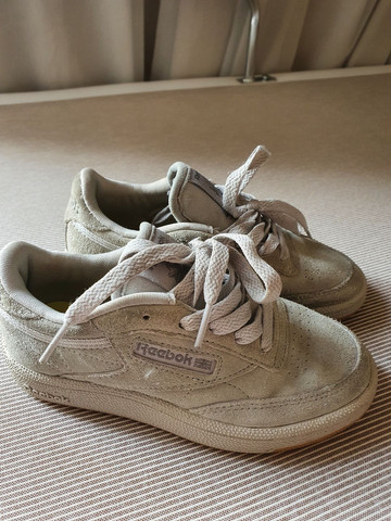 reebok camurça