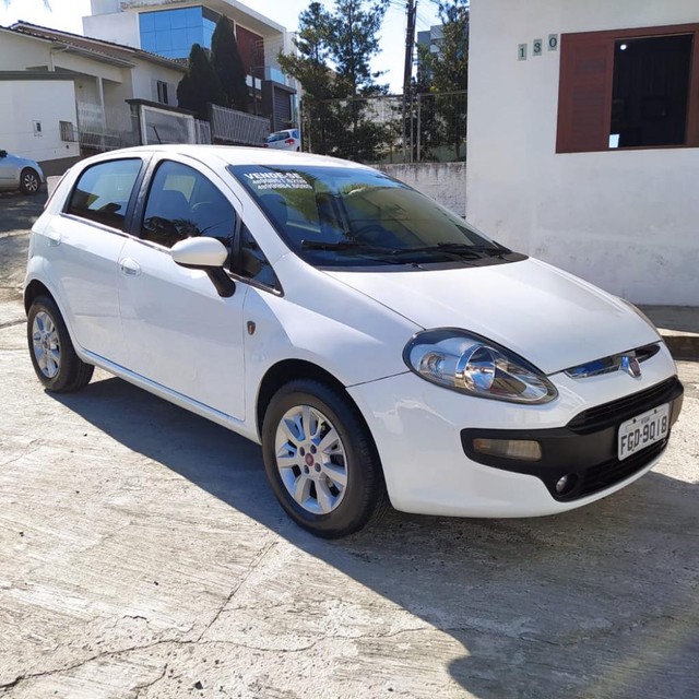 FIAT PUNTO ATTRACTIVE ITALIA 1.4 F.FLEX 8V 5P 2013