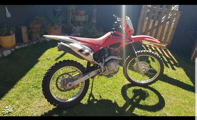 HONDA CRF 230 2012. TODA ORIGINAL REVISADA BATERIA E PNEUS NOVOS
