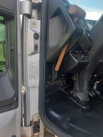 VENDO UM CAMINHÃO