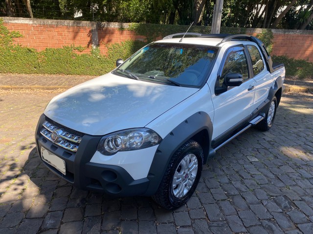 STRADA ADVENTURE 1.8 16V CABINE DUPLA IMPECÁVEL