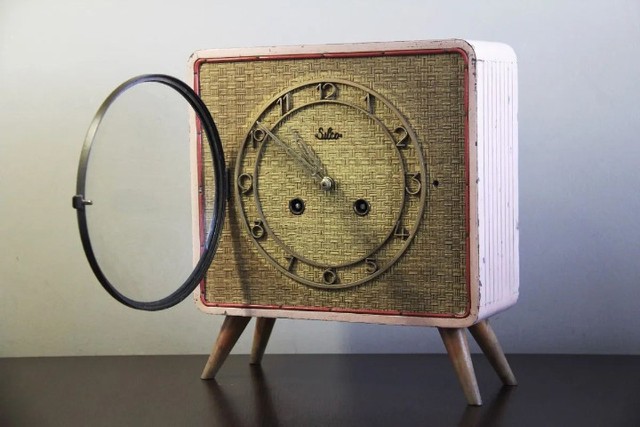 Relogio Silco Original Pé Palito - Anos 60 - Carrilhão Hora Cheia 30 Min - Foto 4