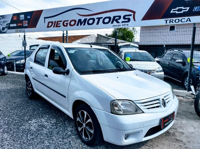 RENAULT LOGAN 1.6 2009 PEGAMOS MOTO COMO PARTE DE PAGAMENTO