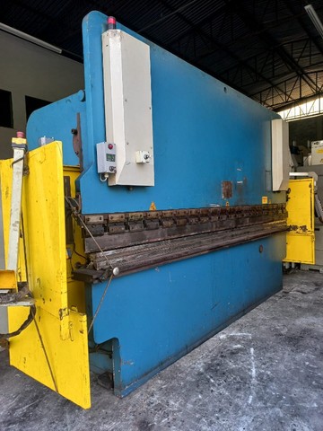 Prensa Dobradeira 4 metros 160 tons