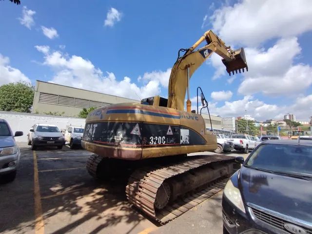 Escavadeira cat 320 C 2006 27 mil horas 