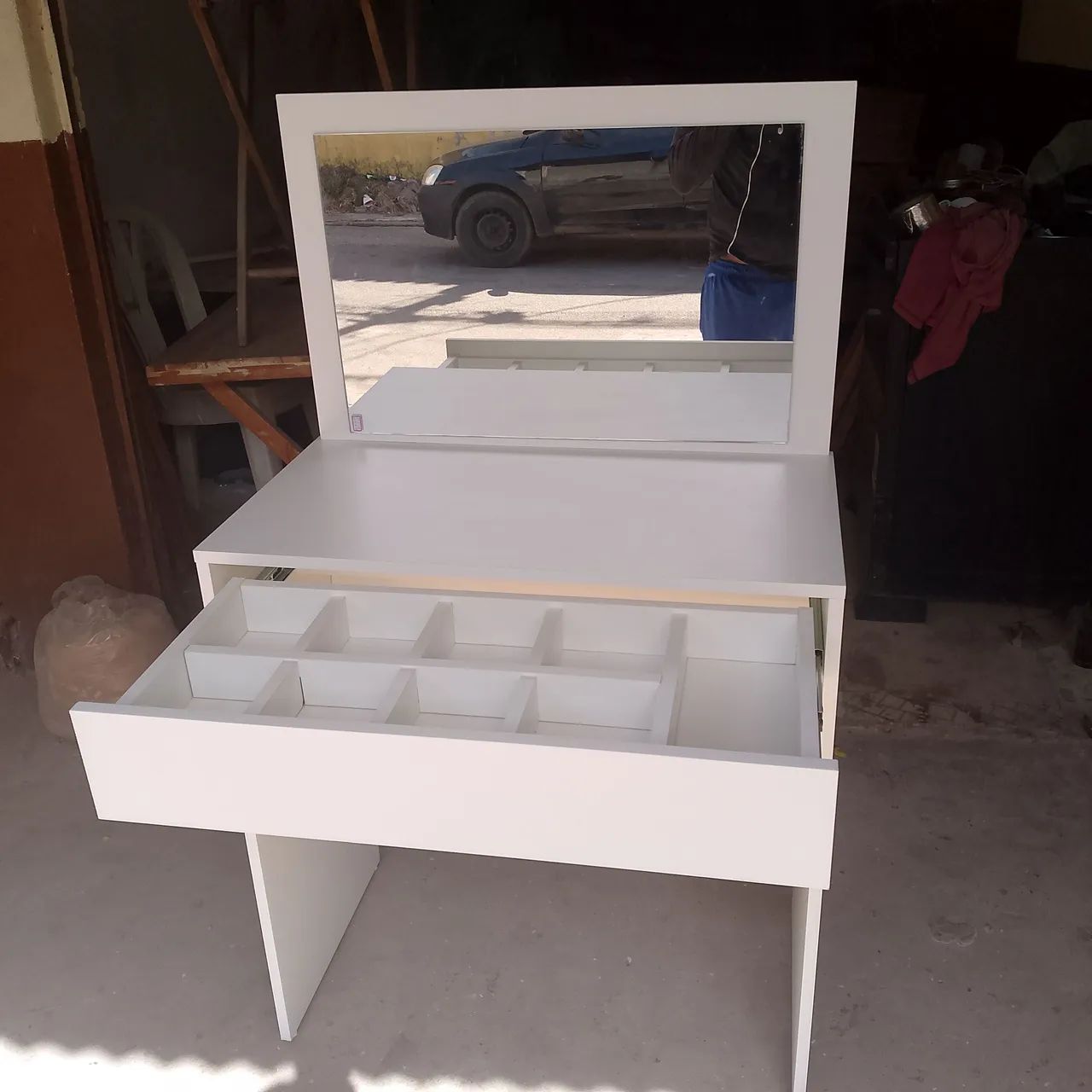 Mesa de penteadeira branca com espelho - Foto 2