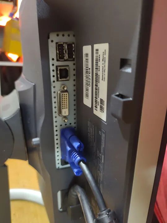 Monitor Dell 19 Pol VGA e DVI  - Foto 2