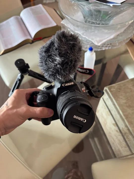 Canon T5 + Lente