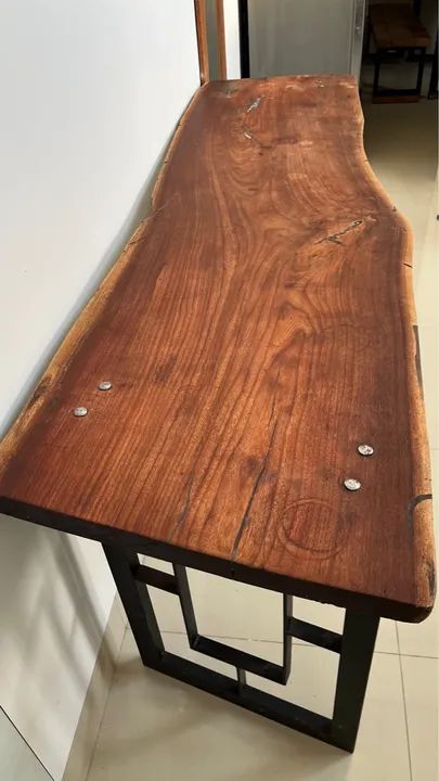 Mesa de Prancha Rústica - Madeira Resistente com Pés de Ferro (2,04m) - Foto 2