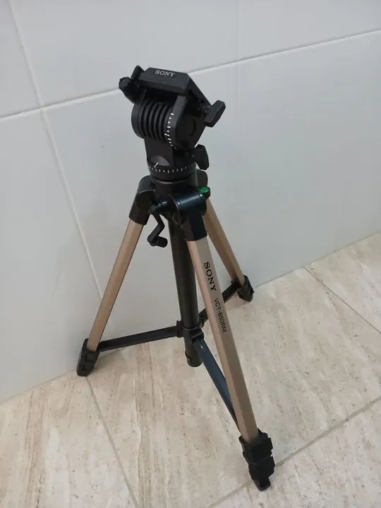 VCT-850RM SONY Tripé p/vídeo câmera japones 3 alturas - Foto 3