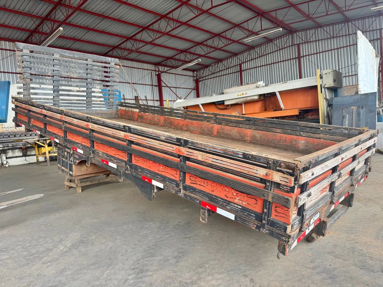 CARROCERIA MADEIRA 6,20