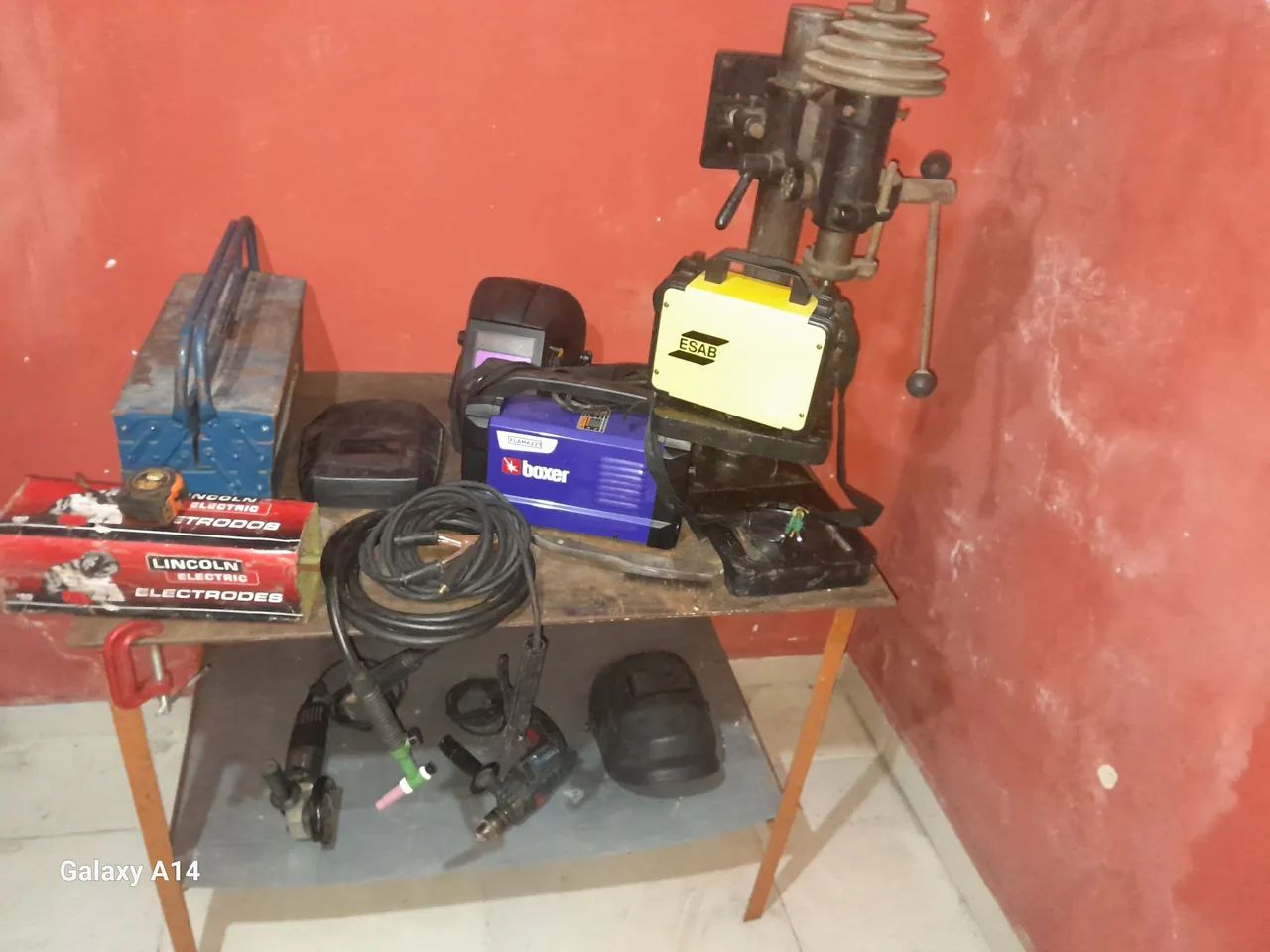 Bancada de ferro vendo ou negócio por ferramenta. - Foto 2