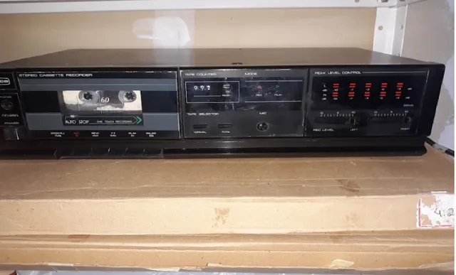 Vendo tape deck CCE em ótimas condições, funcionando tudo