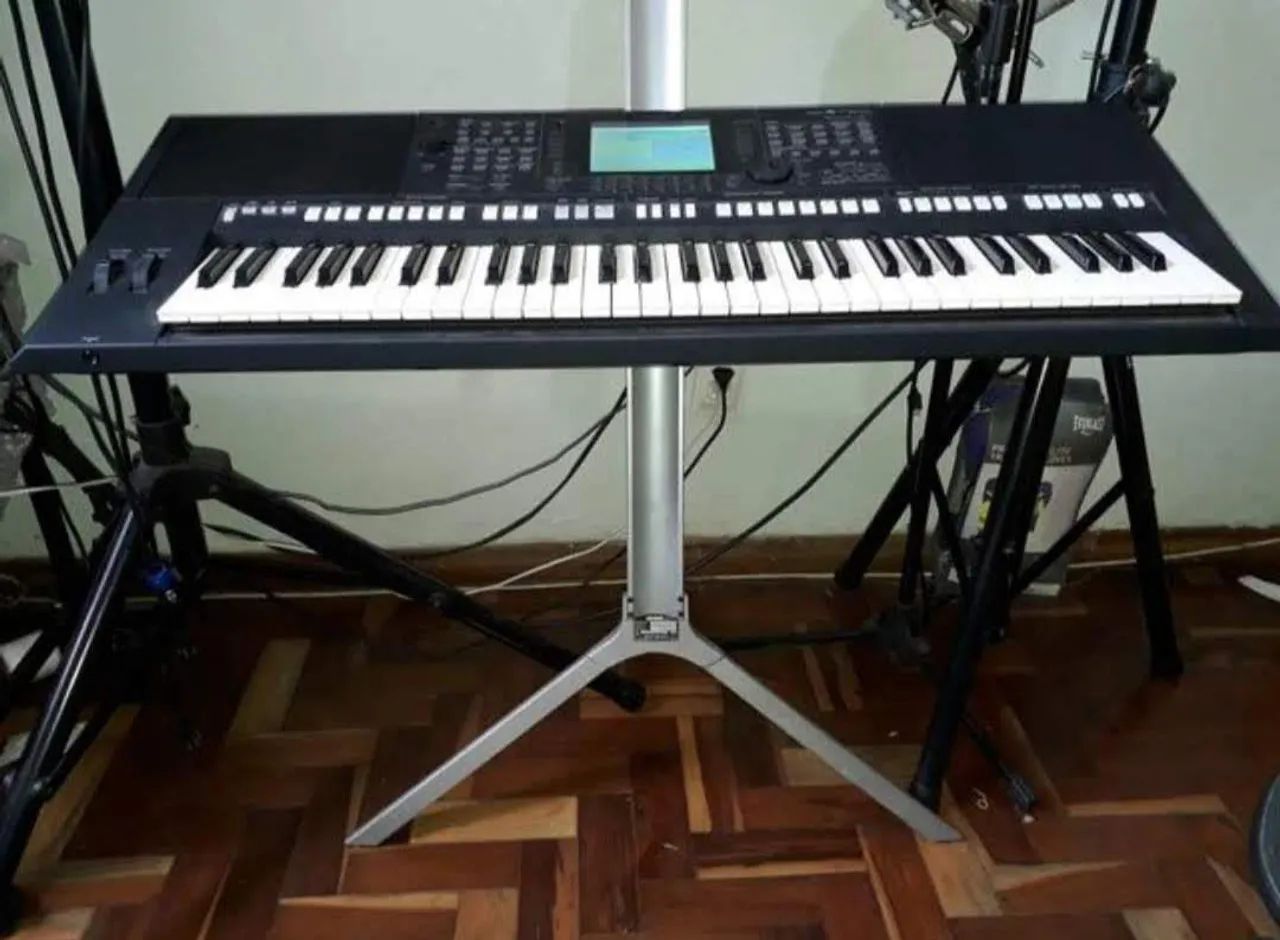 Workstation YAMAHA PSR-S750 