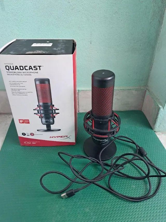 Microfone HyperX QuadCast + Suporte para mesa (Ambos usados) em bom estado