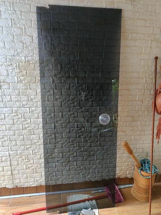 Porta de Vidro Temperado para Segurança Residencial