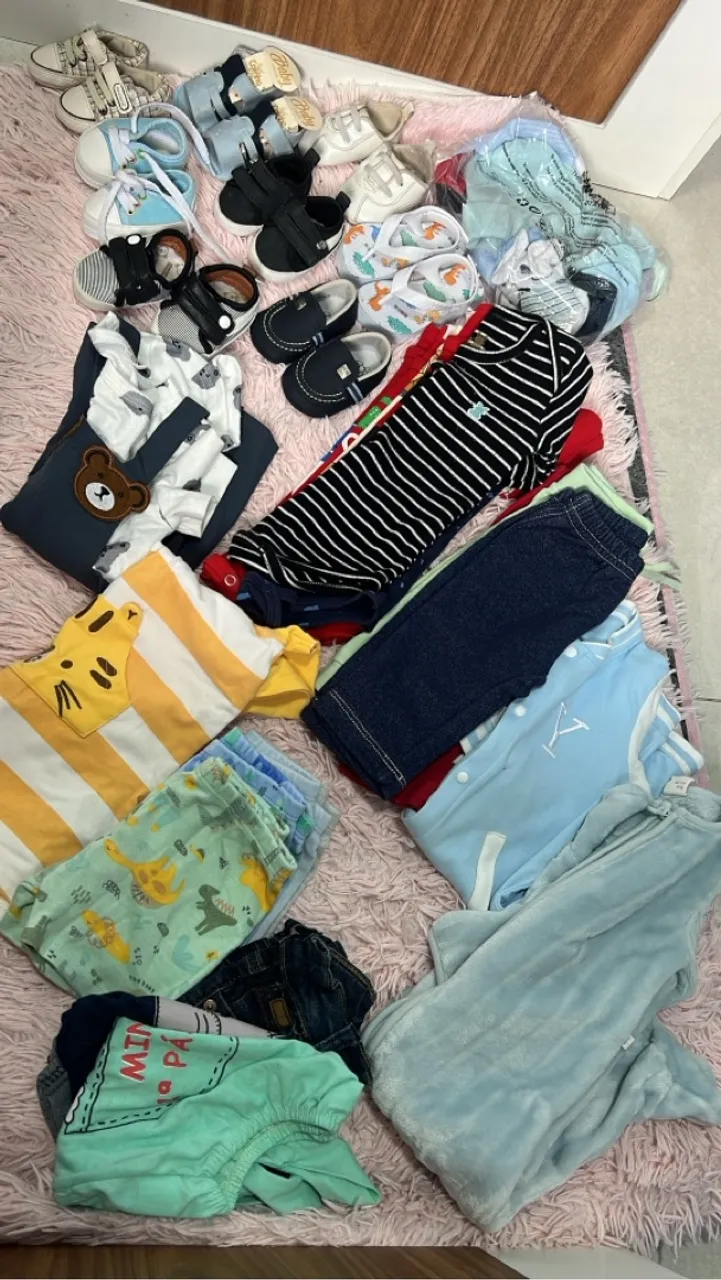 Vendo lotinho de roupinhas de menino , de 3 a 6 meses