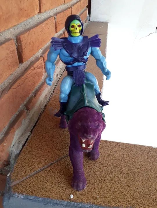 Pantera Phantor e esqueleto He Man<br>LEIA O ANÚNCIO  - Foto 5