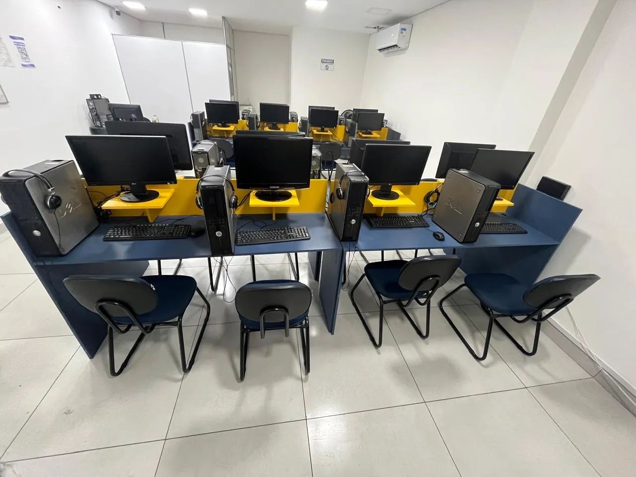 Móveis e utensílios 