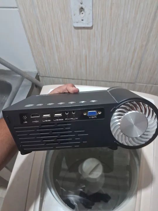 Projetor Portátil Full HD - Bivolt - Foto 5
