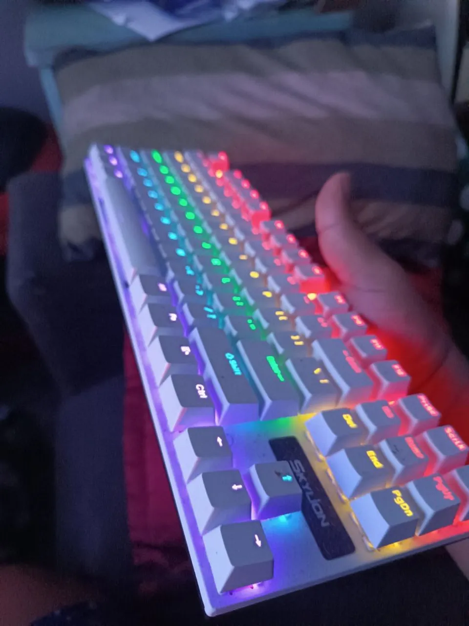 Teclado Mecânico 60% Gamer Skylion RGB