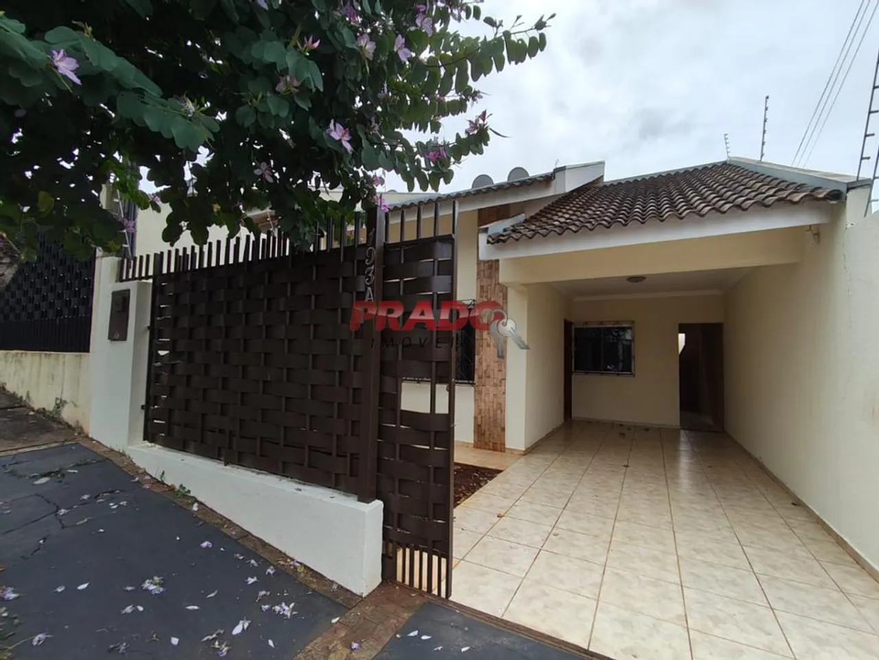 Casa para alugar em Maringá, Jardim Everest, com 3 quartos, com 96.25 m²