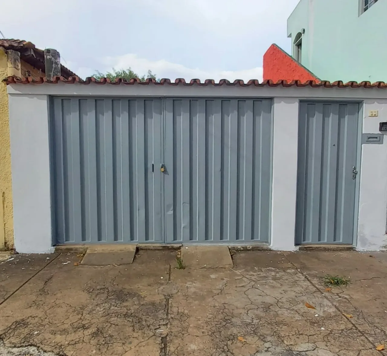 ALUGO CASA Setor Aeroviário. Excelente localização: Próximo ao Shopping Cerrado,