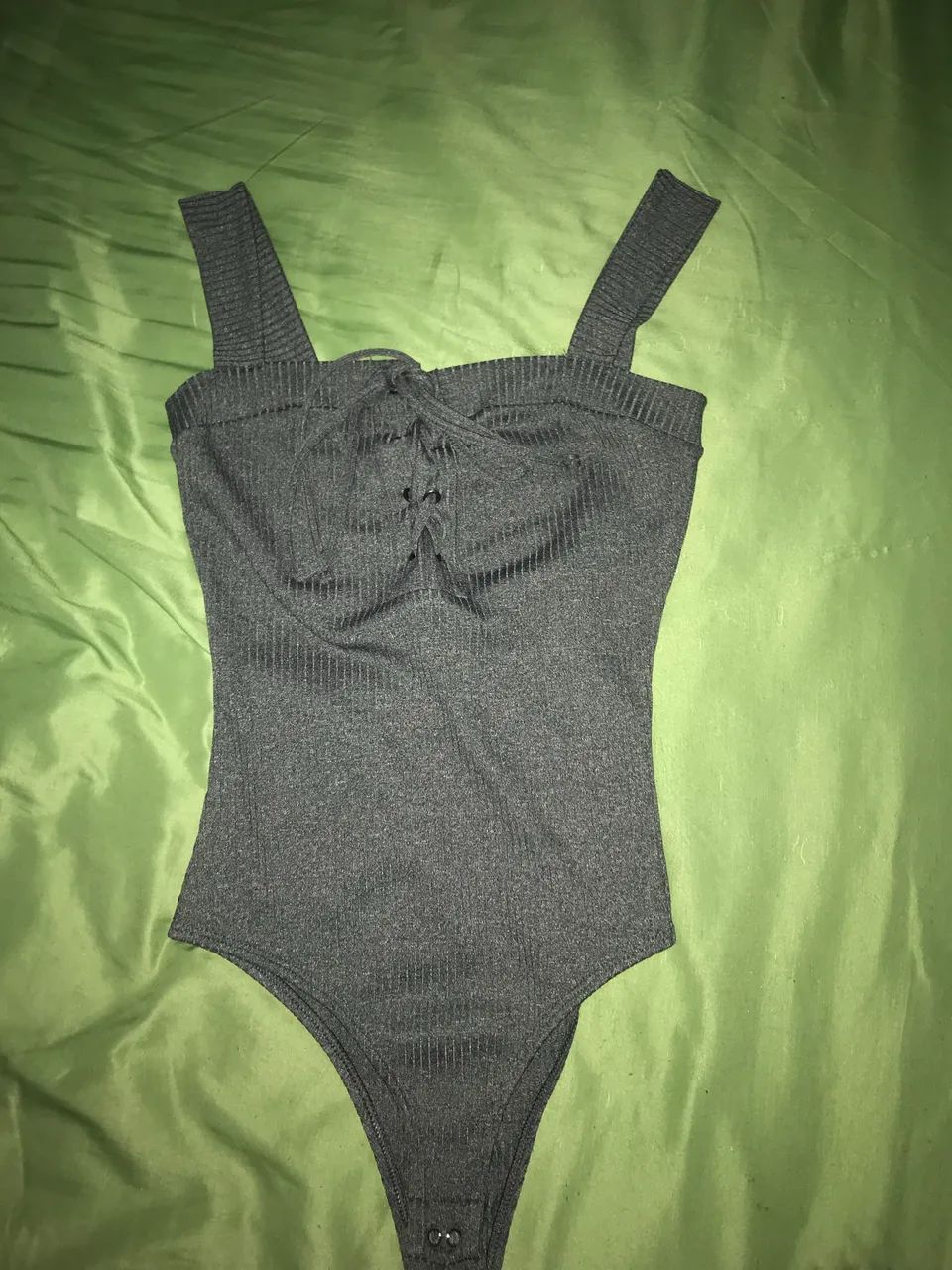 Body canelado cinza novo P