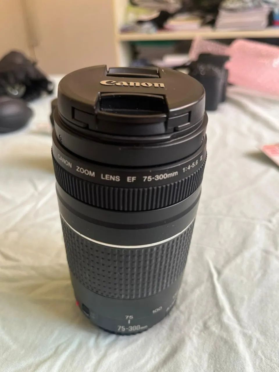 Lente Canhão Cannon Zoom Lens EF 75-300mm 1:4-5.6 III - Acessórios