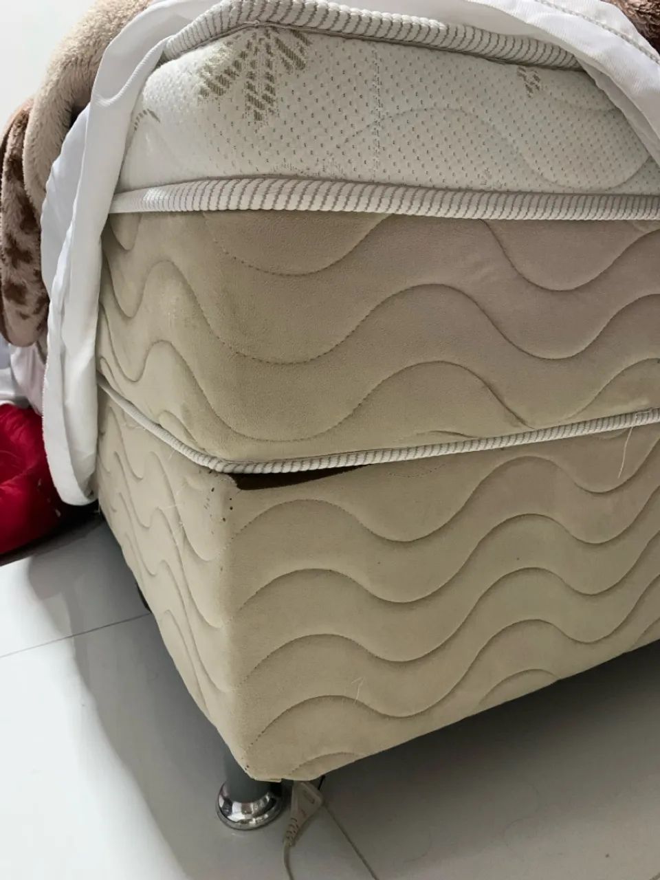 Cama Box Queen Ortobom, BAIXOU, de R$750,00 por R$600,00  - Foto 3