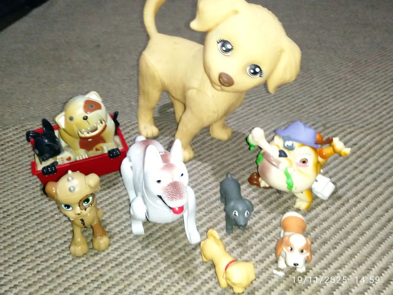 Brinquedos Cachorrinhos diversos. Kit com 08 peças. - Foto 5