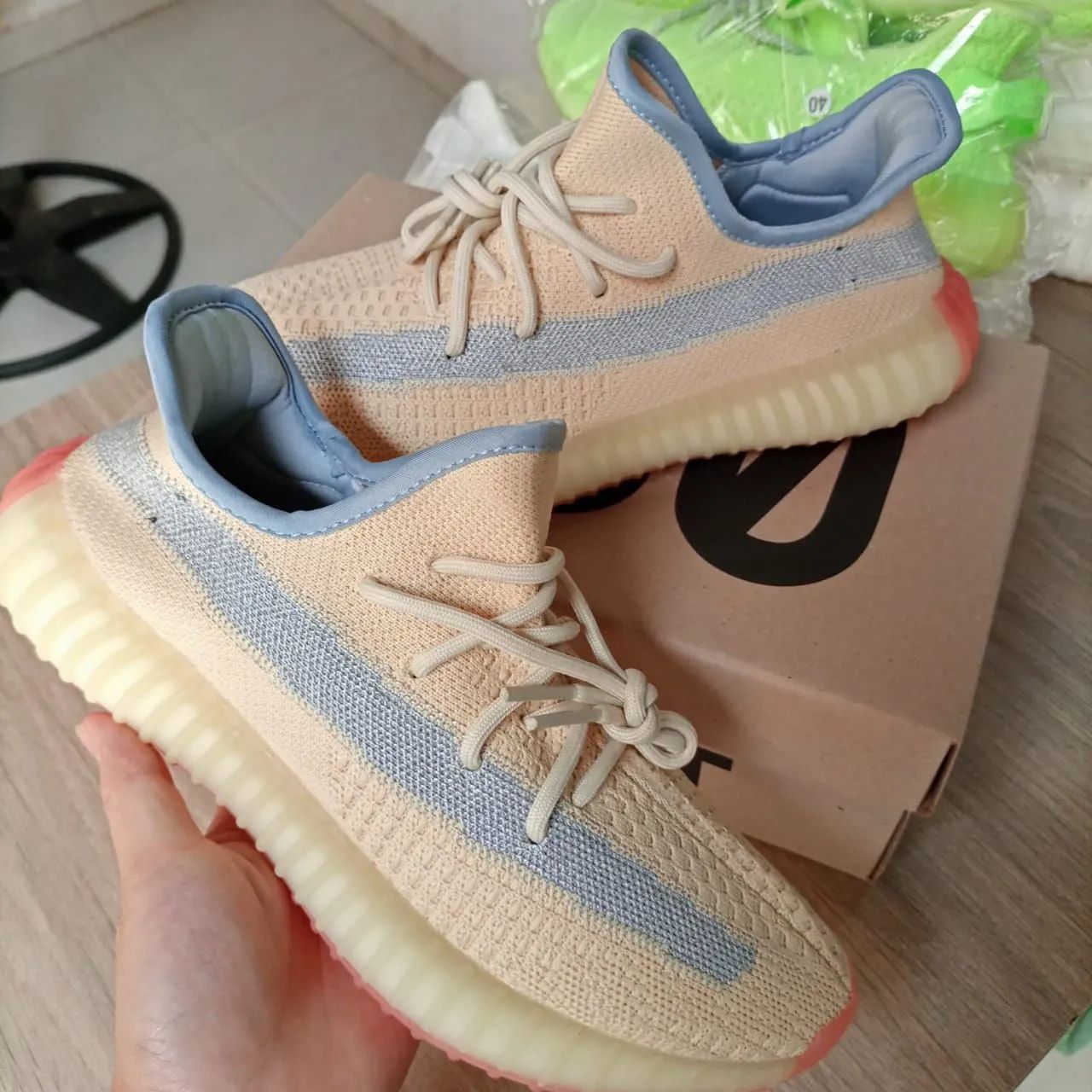 Tênis Adidas Yeezy  no atacado - Foto 3